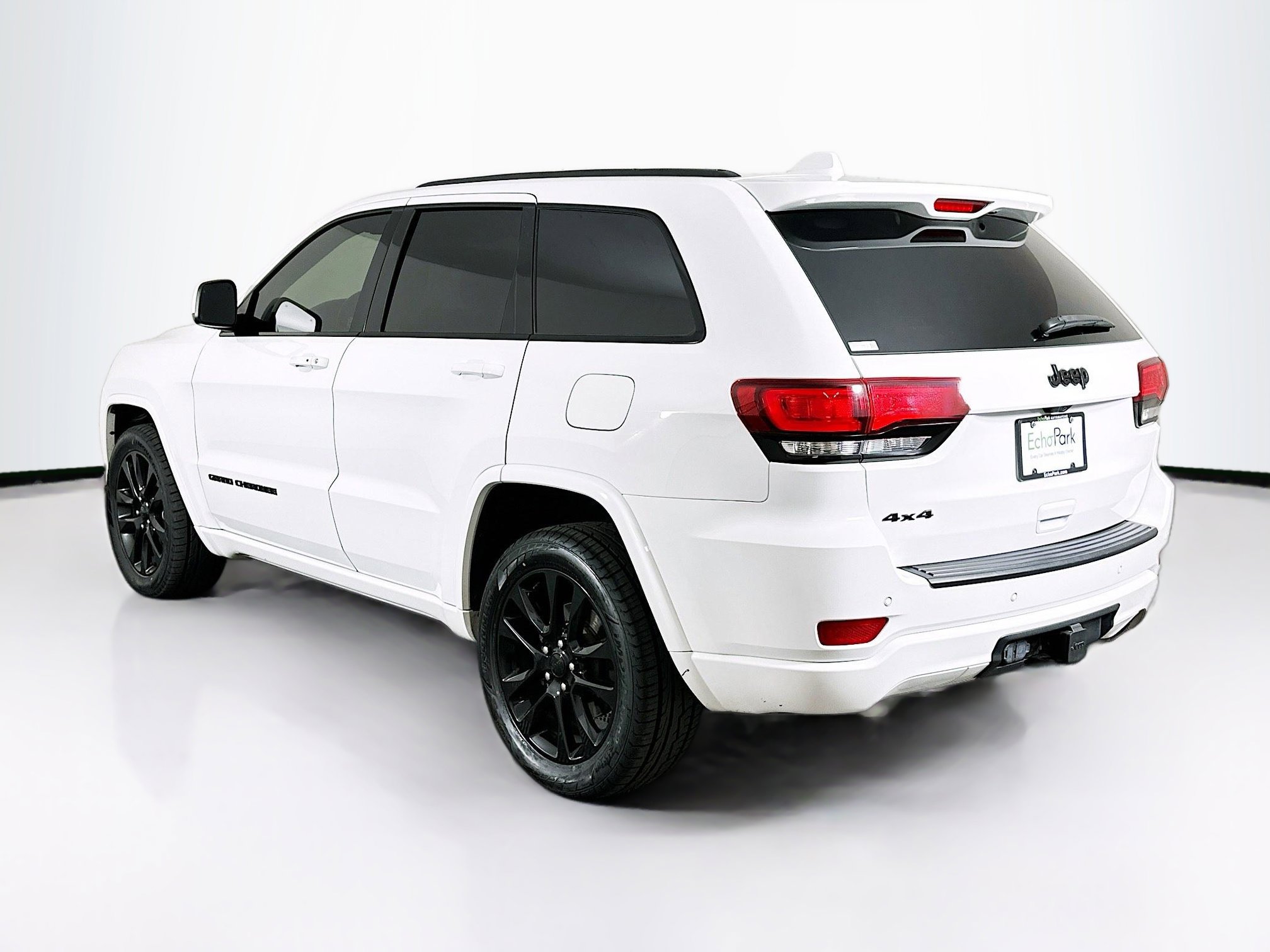 Used 2021 Jeep Grand Cherokee Laredo X AWD/4WD image 5