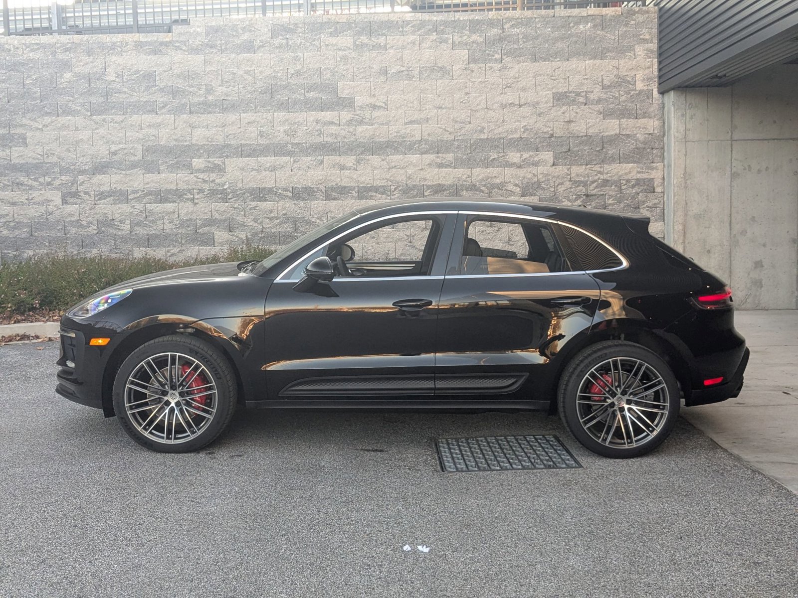 New 2026 Porsche Macan S image 2