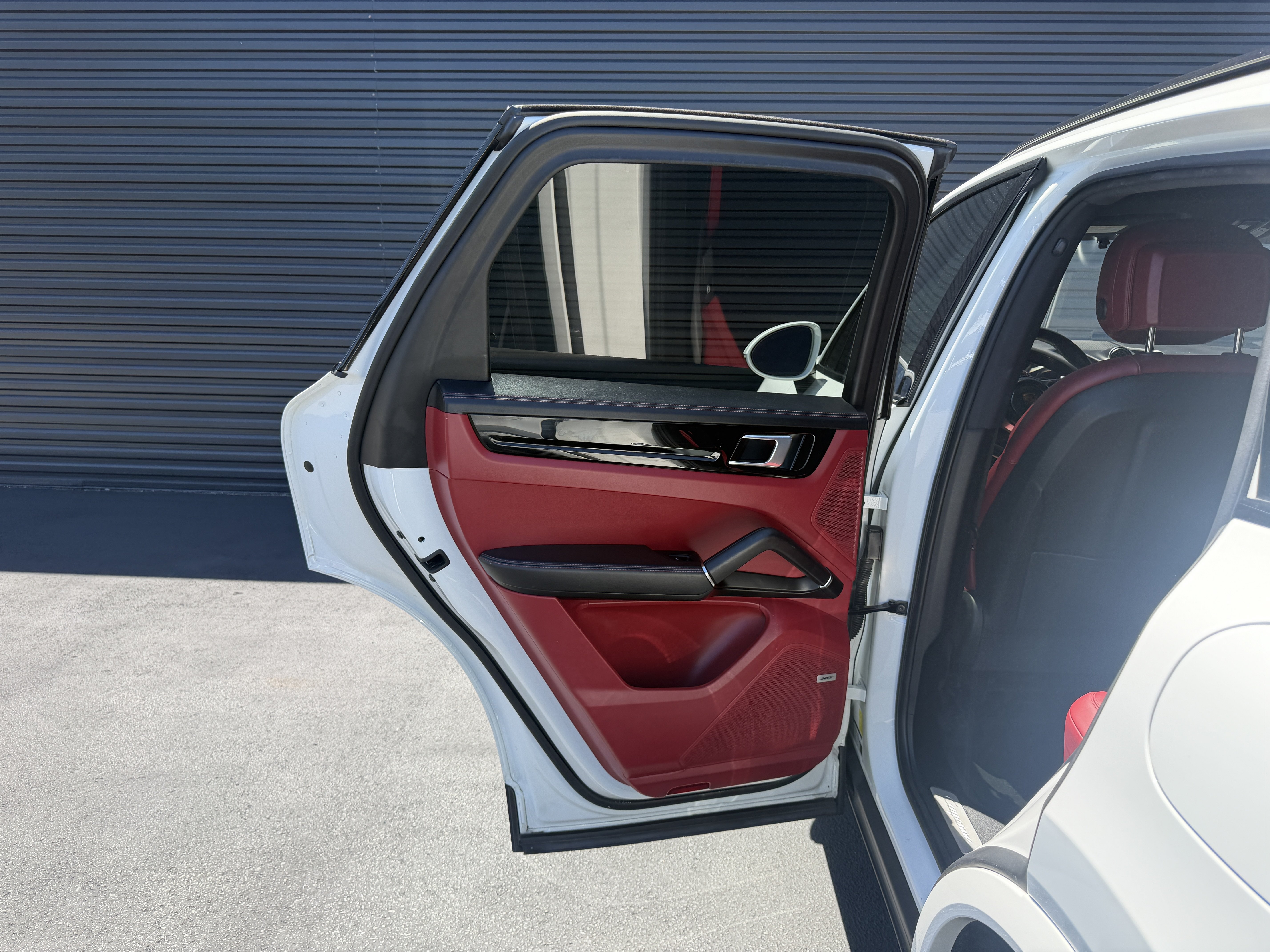 Certified 2021 Porsche Cayenne E-Hybrid AWD/4WD image 23