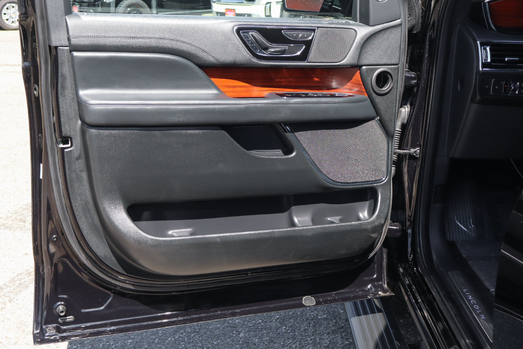Used 2022 Lincoln Navigator L 4WD image 18