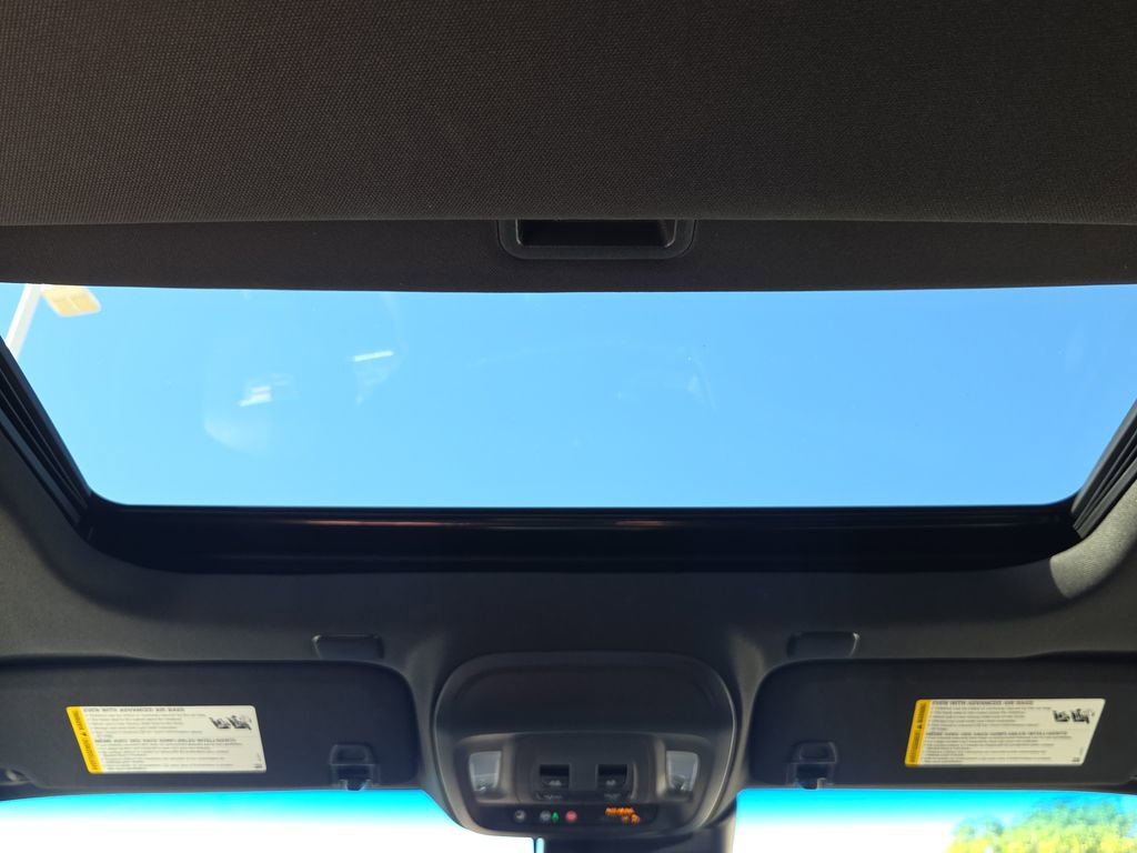 Used 2025 Cadillac CT4 Luxury image 16