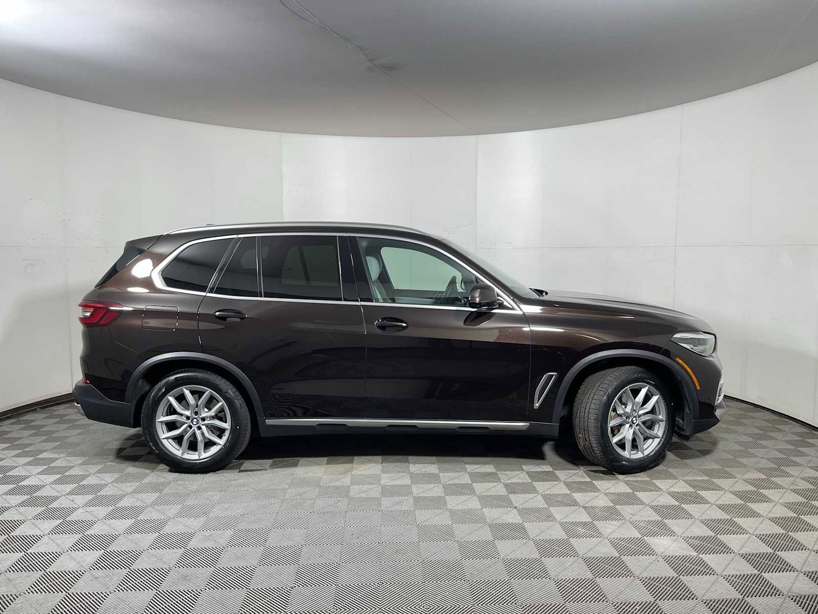 Certified 2023 BMW X5 xDrive40i w/ Premium Package image 6