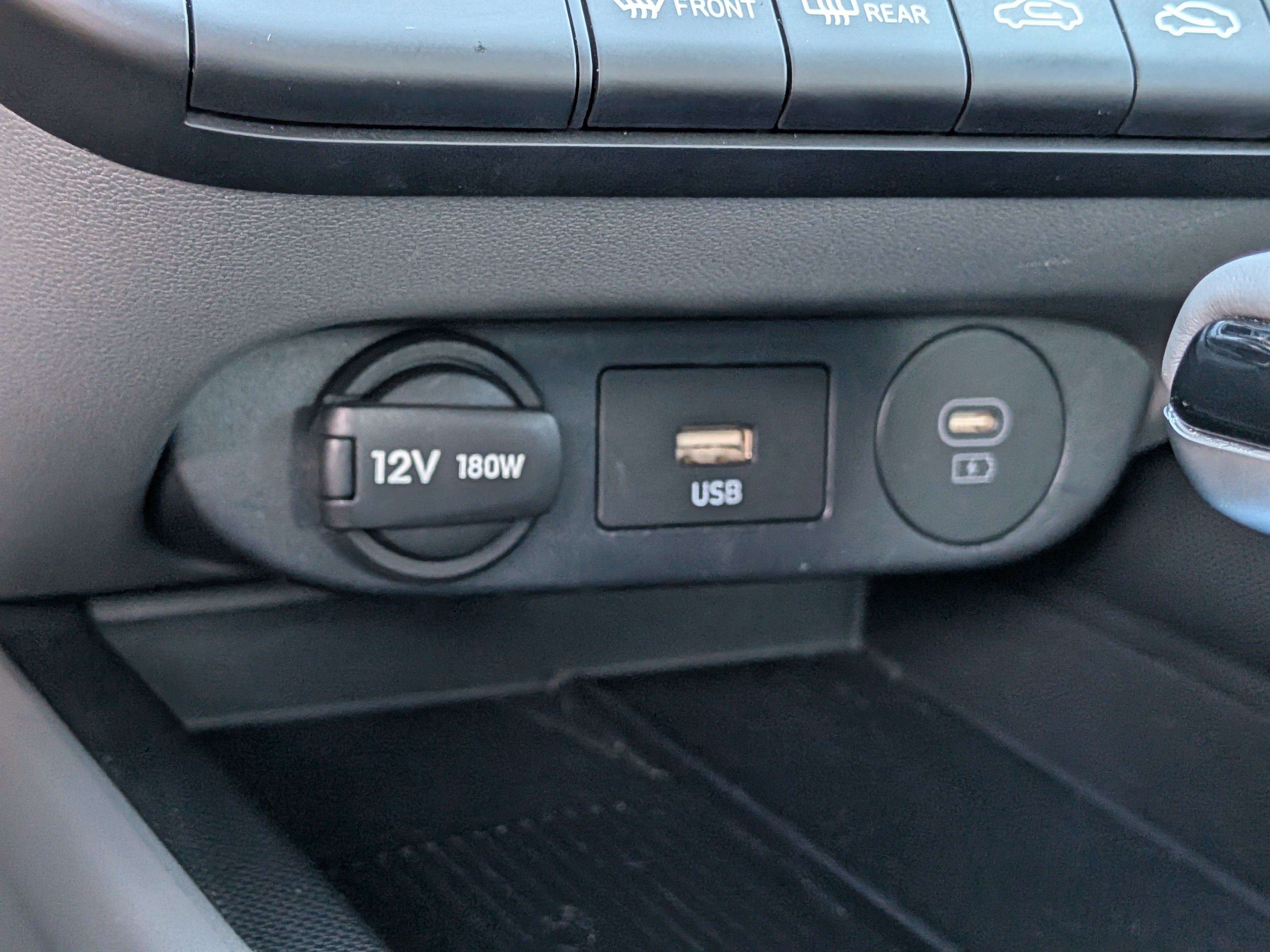 Used 2025 Hyundai Elantra SEL FWD image 28