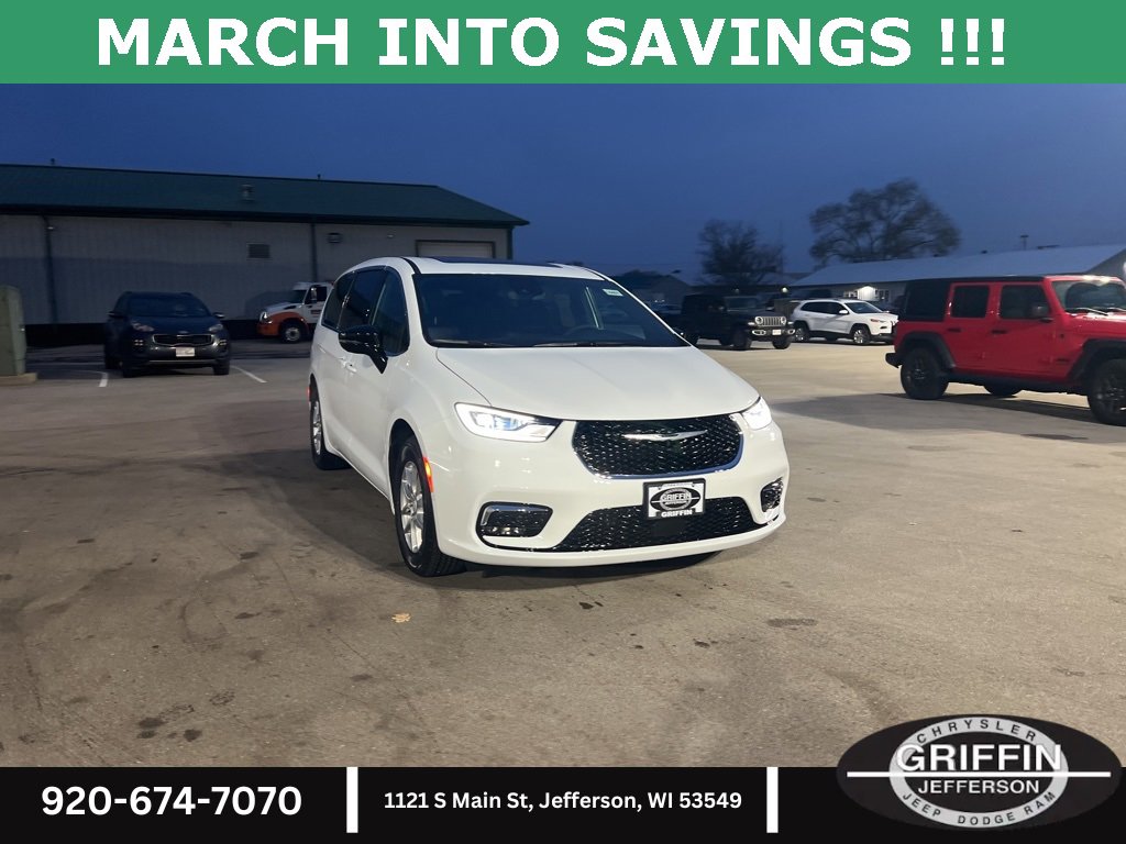 New 2026 Chrysler Pacifica Select image 5