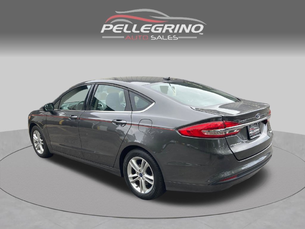 Used 2018 Ford Fusion SE FWD image 4