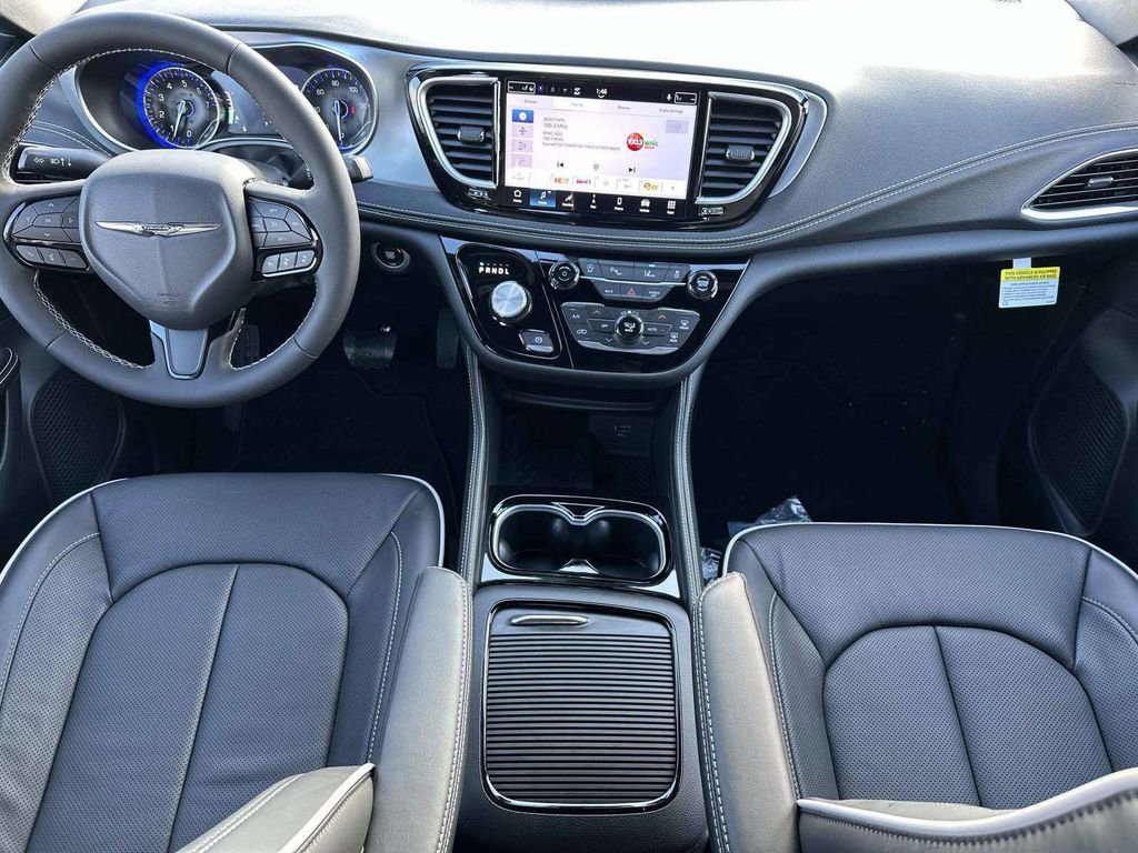New 2026 Chrysler Pacifica Limited w/ S Appearance Package image 10
