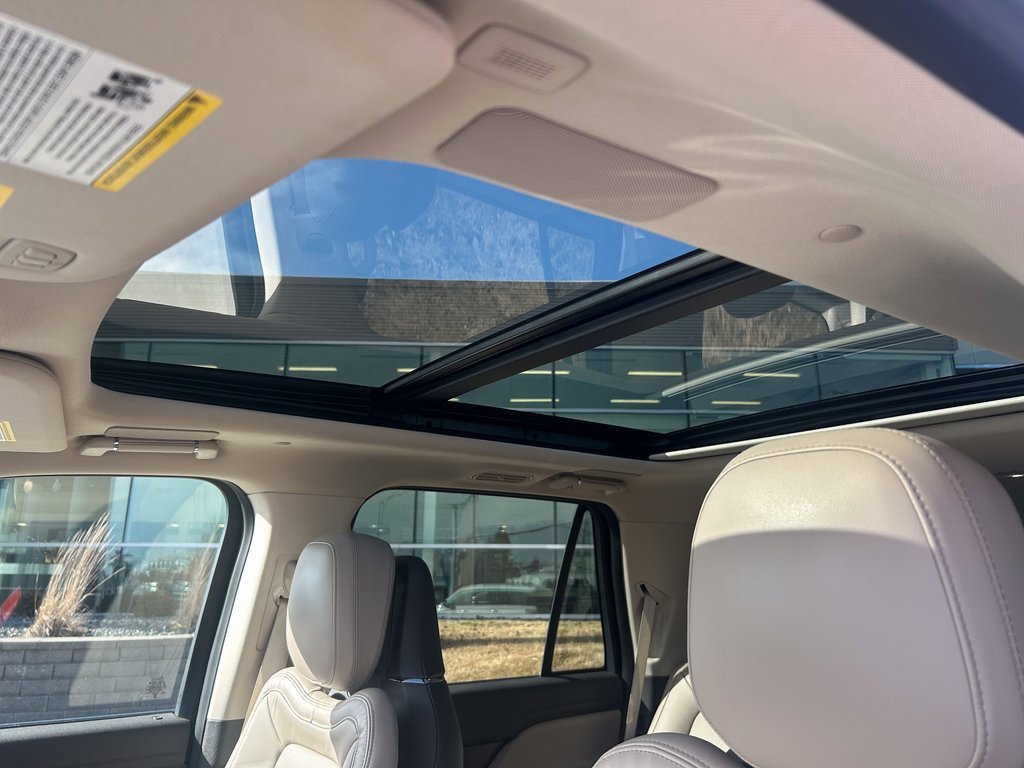 Used 2023 Lincoln Navigator Reserve image 24