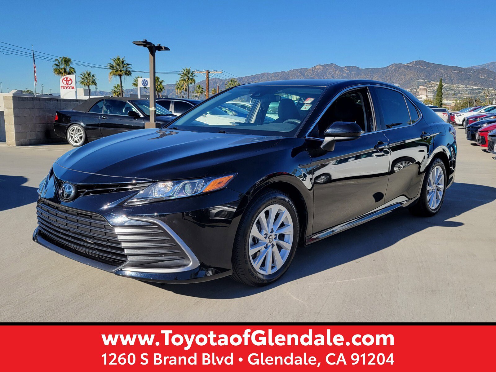 Certified 2021 Toyota Camry LE image 1
