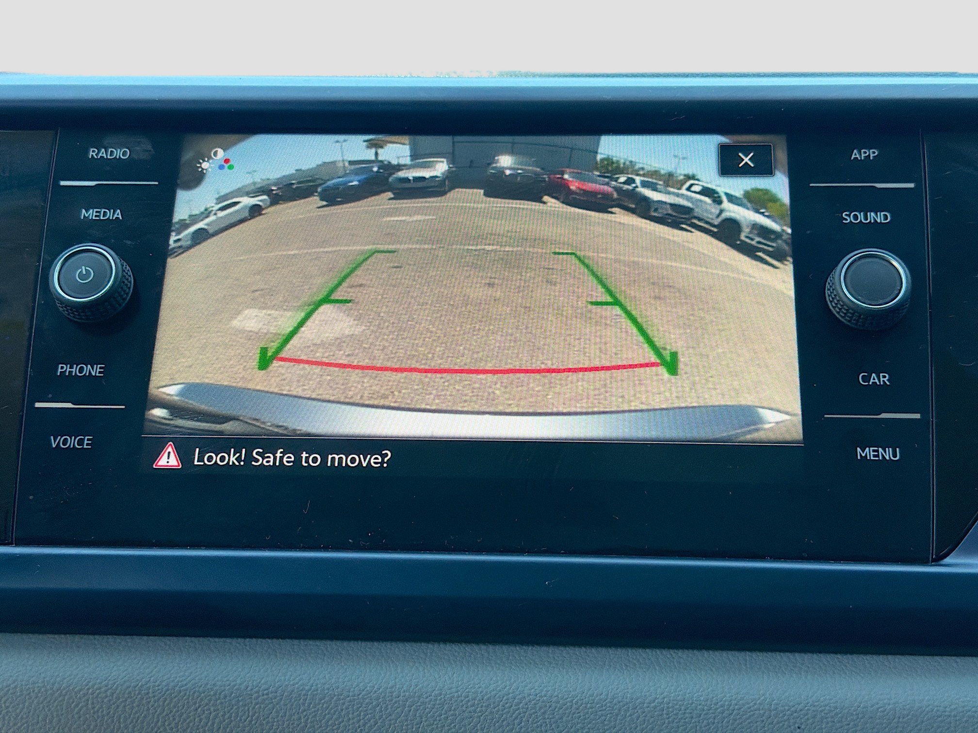 Used 2022 Volkswagen Taos SE image 30