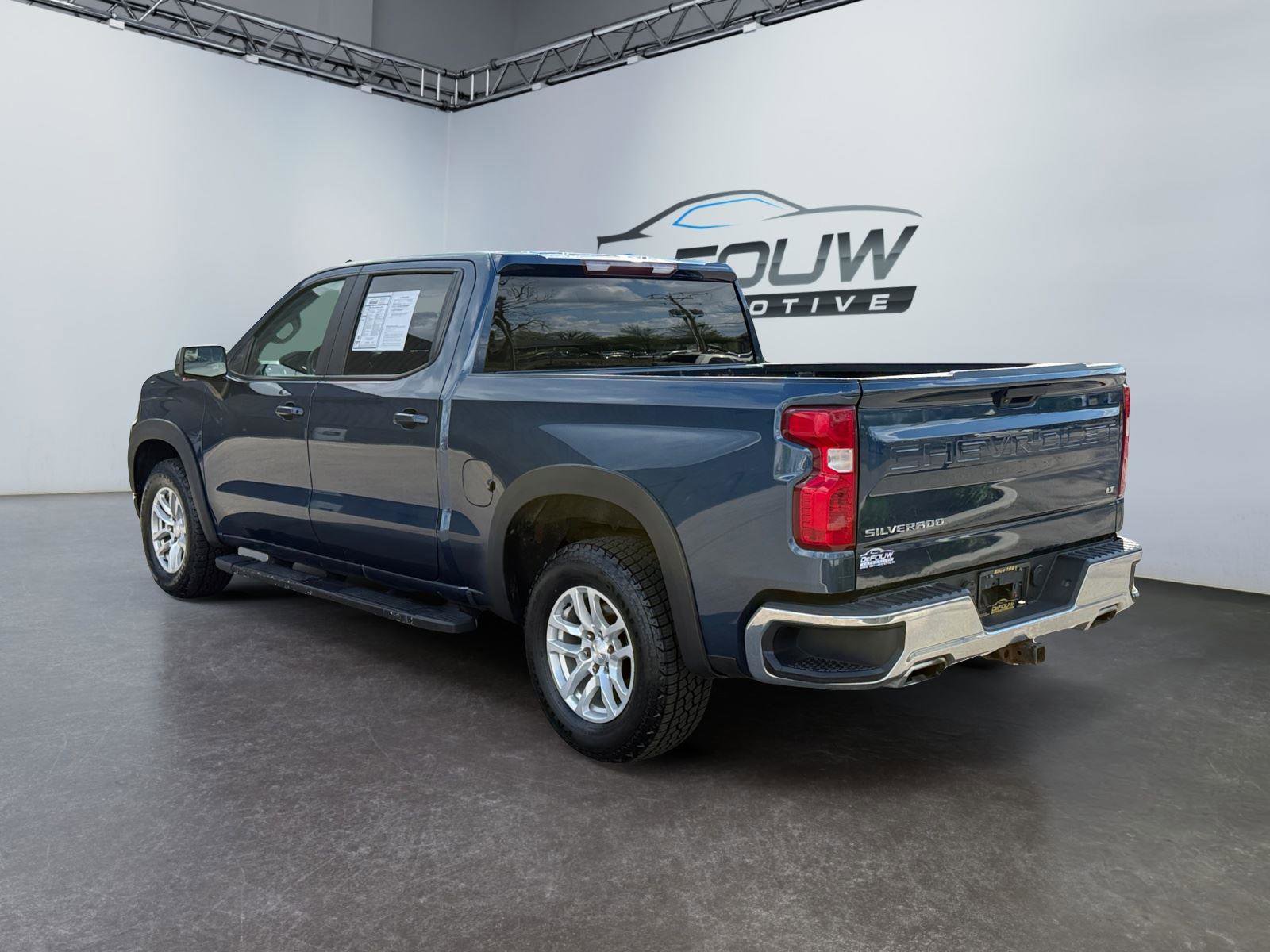 Used 2019 Chevrolet Silverado 1500 LT w/ Z71 Off-Road Package AWD/4WD image 5