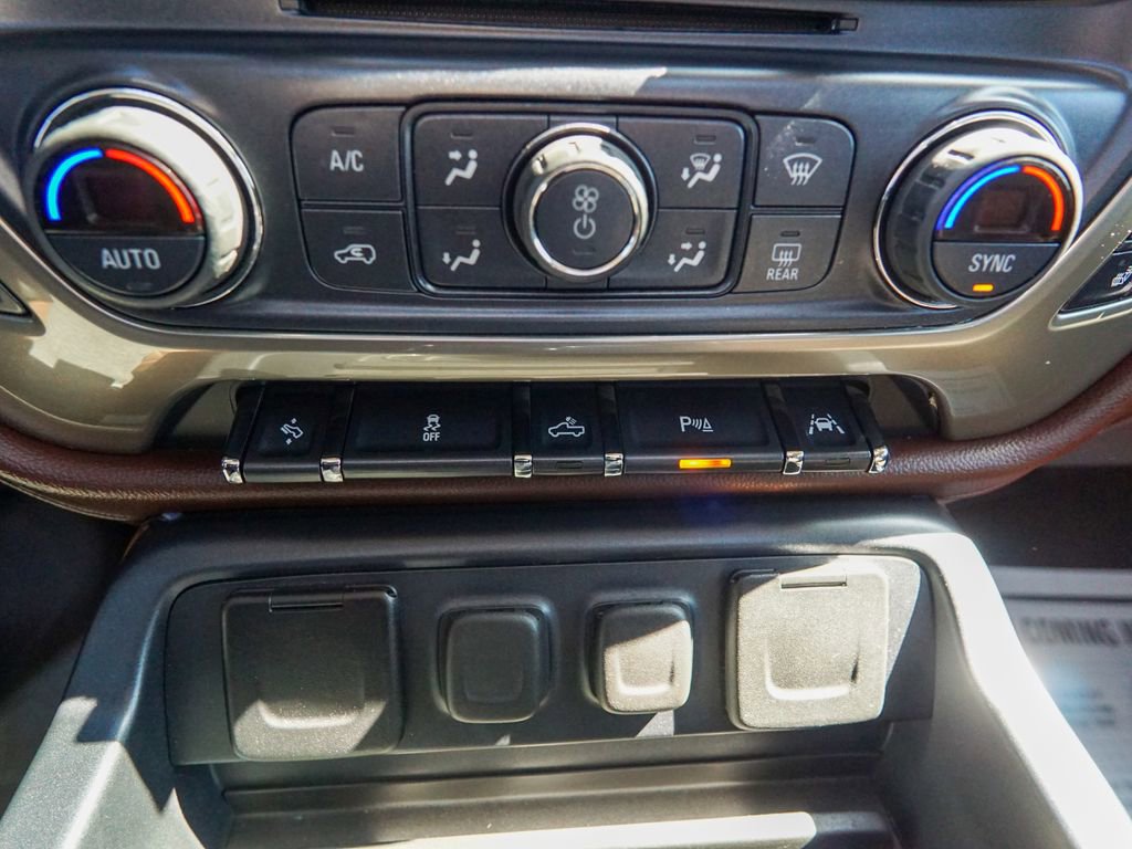Used 2017 Chevrolet Silverado 1500 High Country image 28