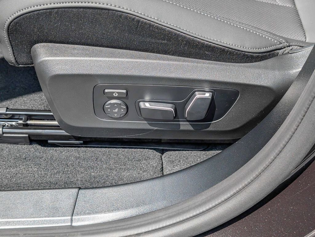 Certified 2025 BMW X3 xDrive30i w/ Premium Package image 15