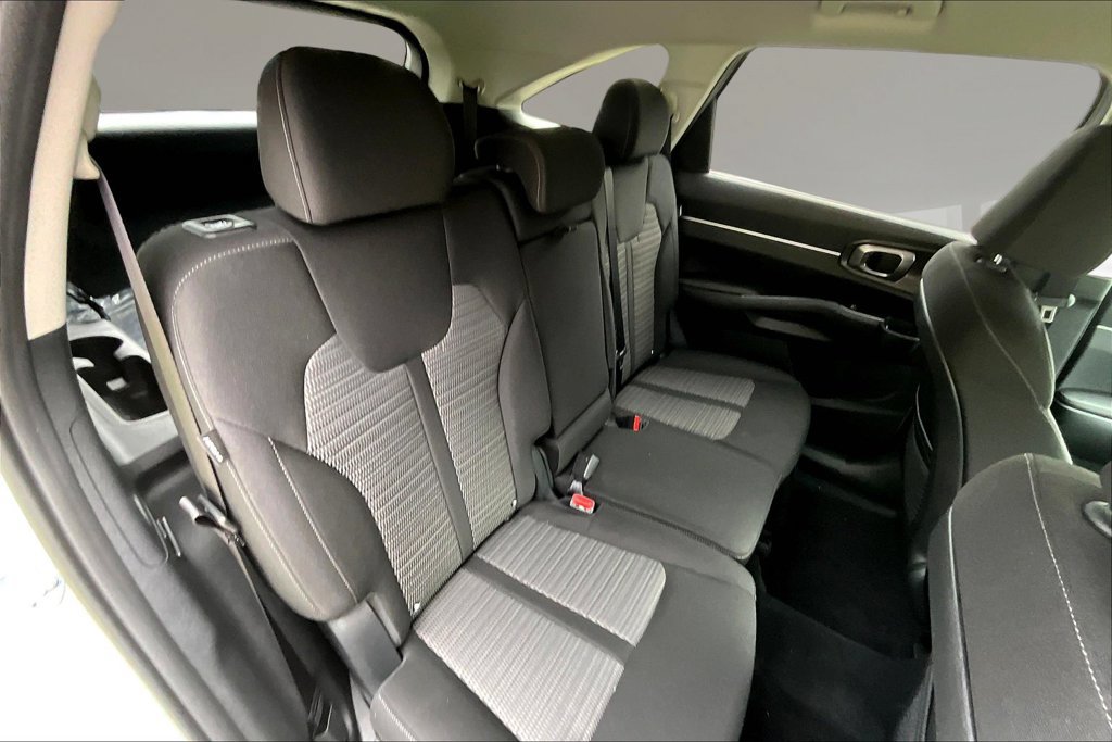 New 2026 Kia Sorento LX FWD image 8