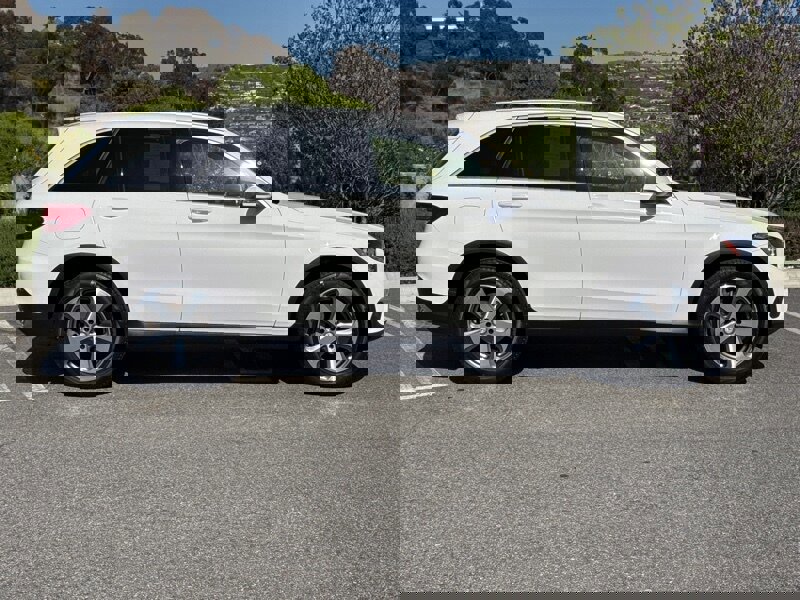 Used 2017 Mercedes-Benz GLC 300 image 7