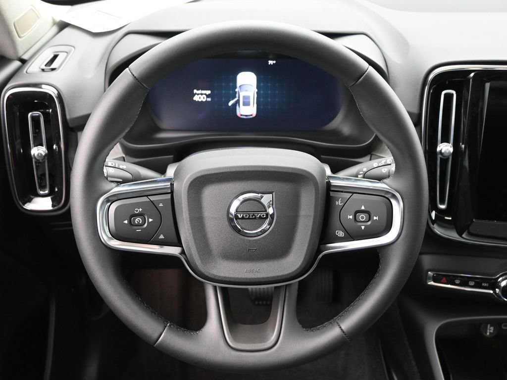 New 2025 Volvo XC40 B5 Plus w/ Protection Package Premier image 17