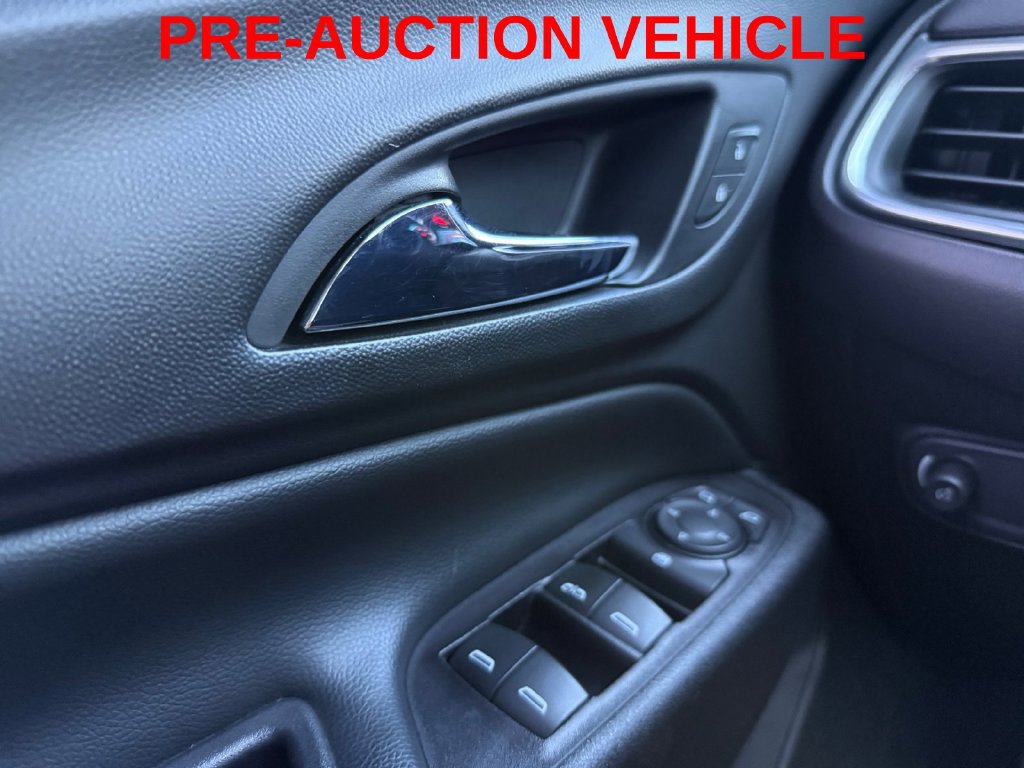 Used 2019 Chevrolet Equinox LT w/ Driver Convenience Package FWD image 28