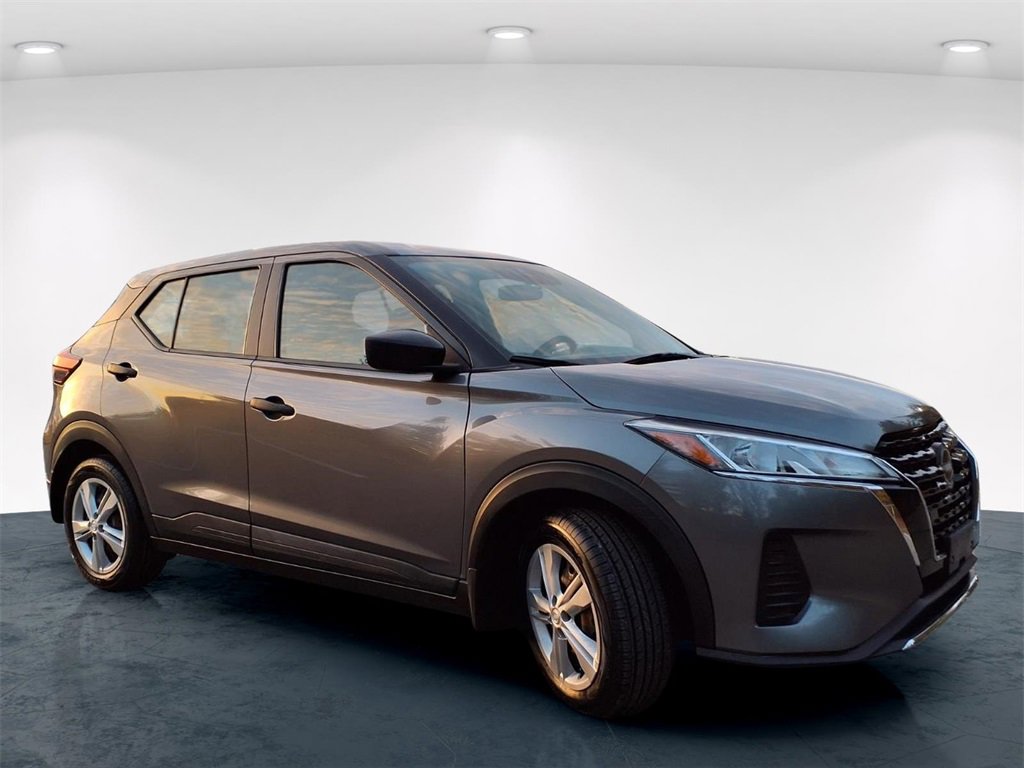 Used 2022 Nissan Kicks S image 4