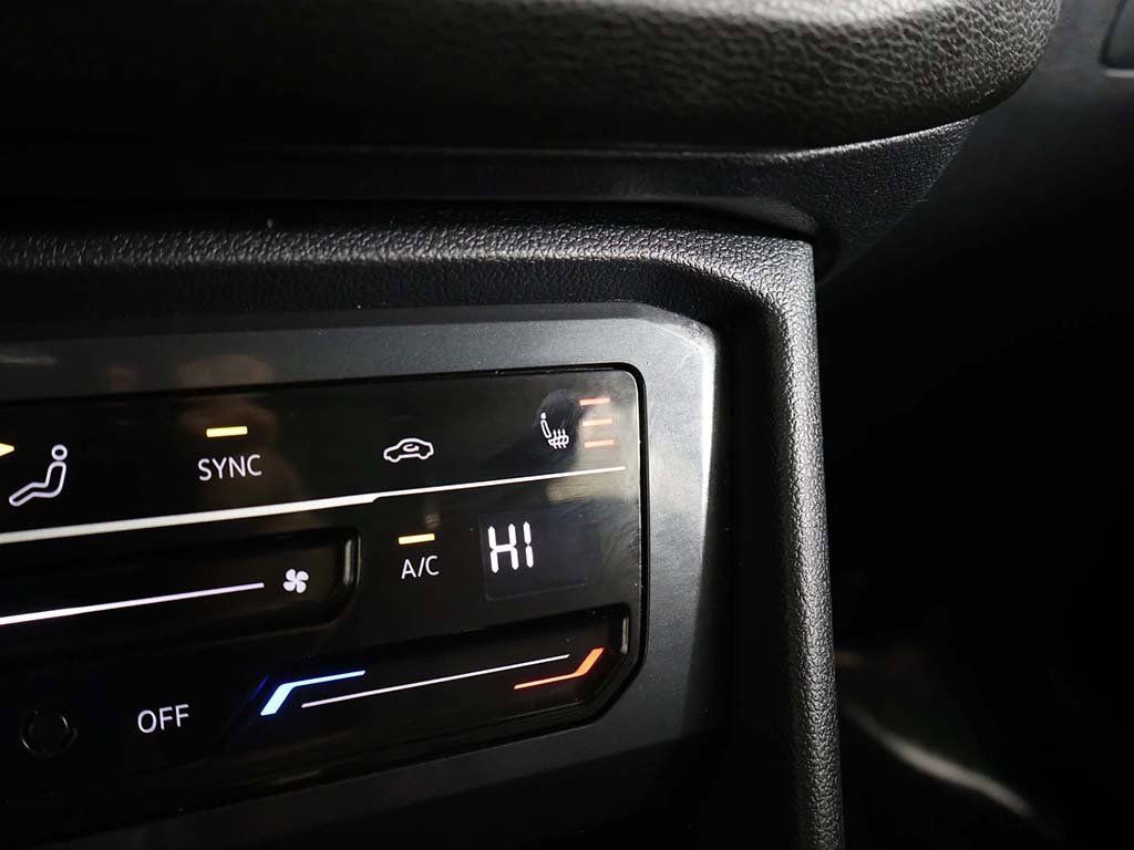 Used 2023 Volkswagen Tiguan SE w/ Panoramic Sunroof Package image 50