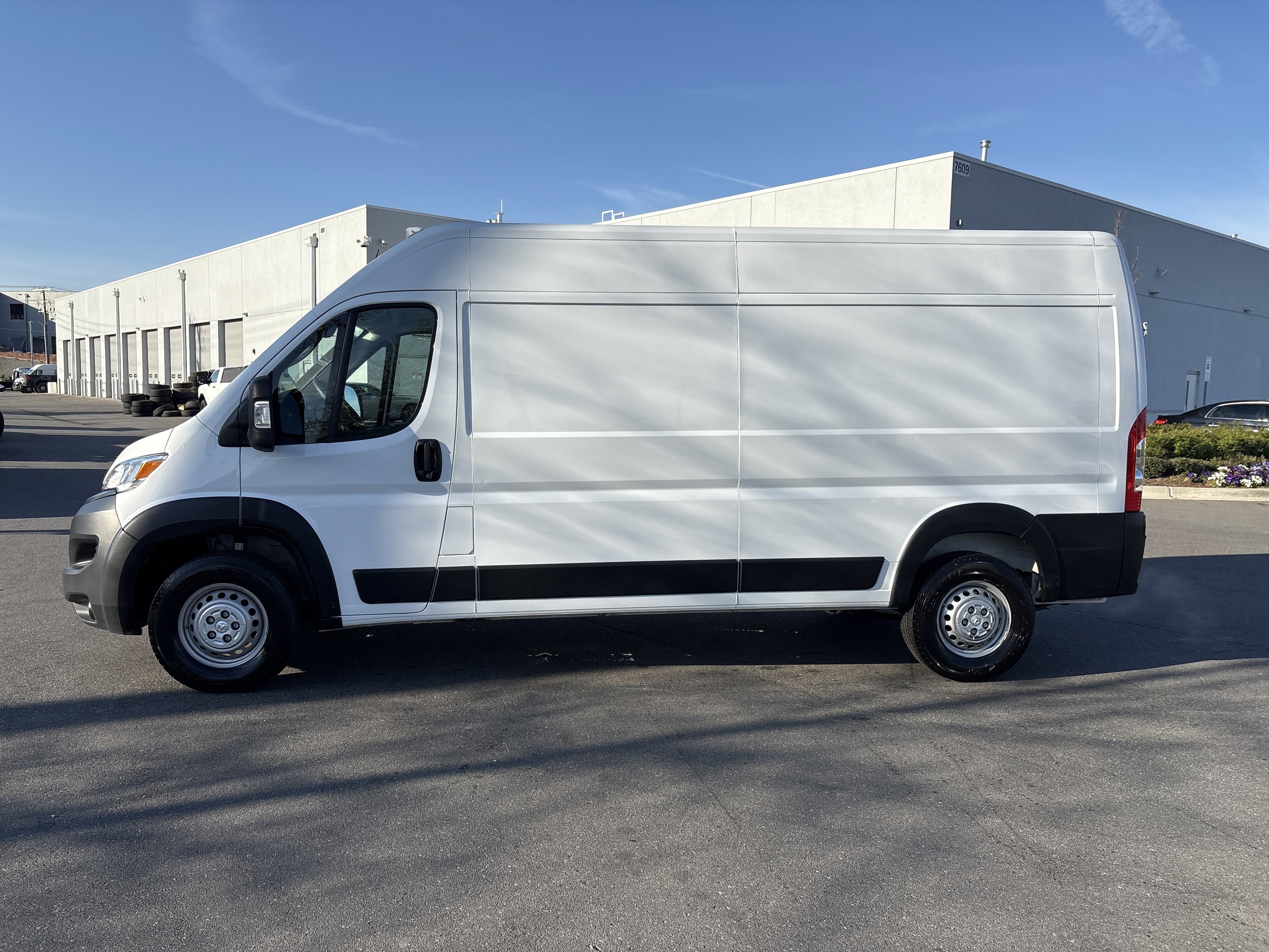 Used 2024 RAM ProMaster 2500 w/ Premium Convenience Group image 6
