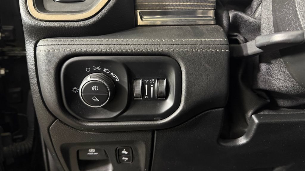 Used 2020 RAM 1500 Limited AWD/4WD image 16