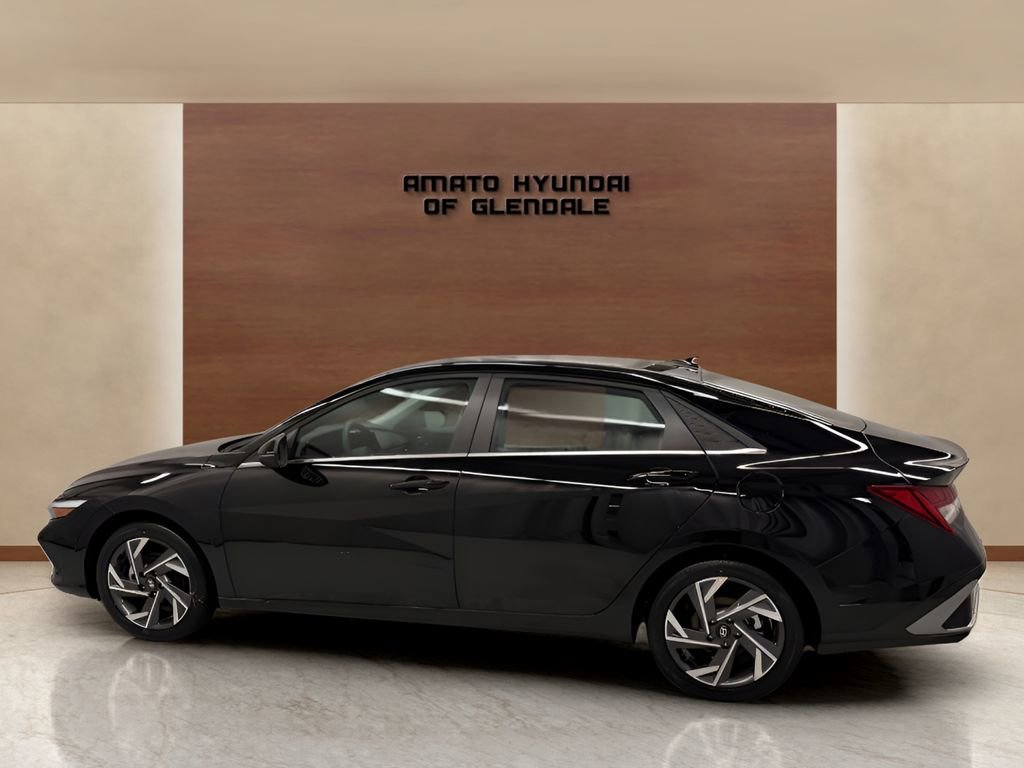 New 2026 Hyundai Elantra Limited FWD image 2