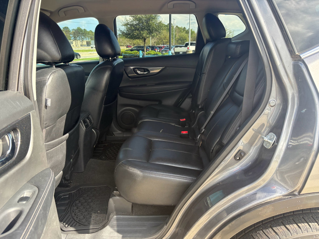 Used 2017 Nissan Rogue SV w/ Midnight Edition Package image 23