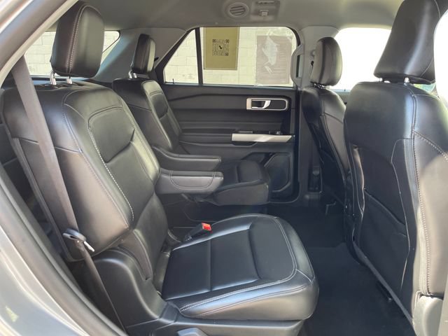 Used 2023 Ford Explorer XLT w/ Equipment Group 202A AWD/4WD image 33