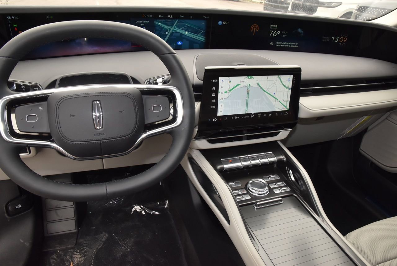 New 2026 Lincoln Nautilus Premier AWD/4WD image 32
