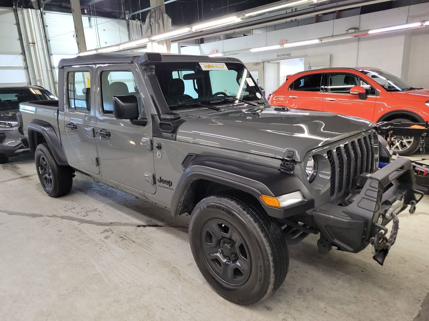 Used 2021 Jeep Gladiator Sport image 2