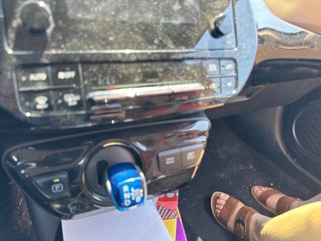 Used 2019 Toyota Prius XLE FWD image 12