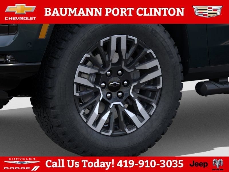 New 2026 Chevrolet Suburban Z71 w/ Comfort Package AWD/4WD image 10