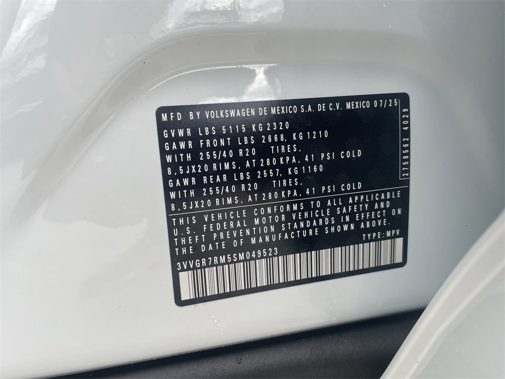 New 2025 Volkswagen Tiguan SE R-Line image 30