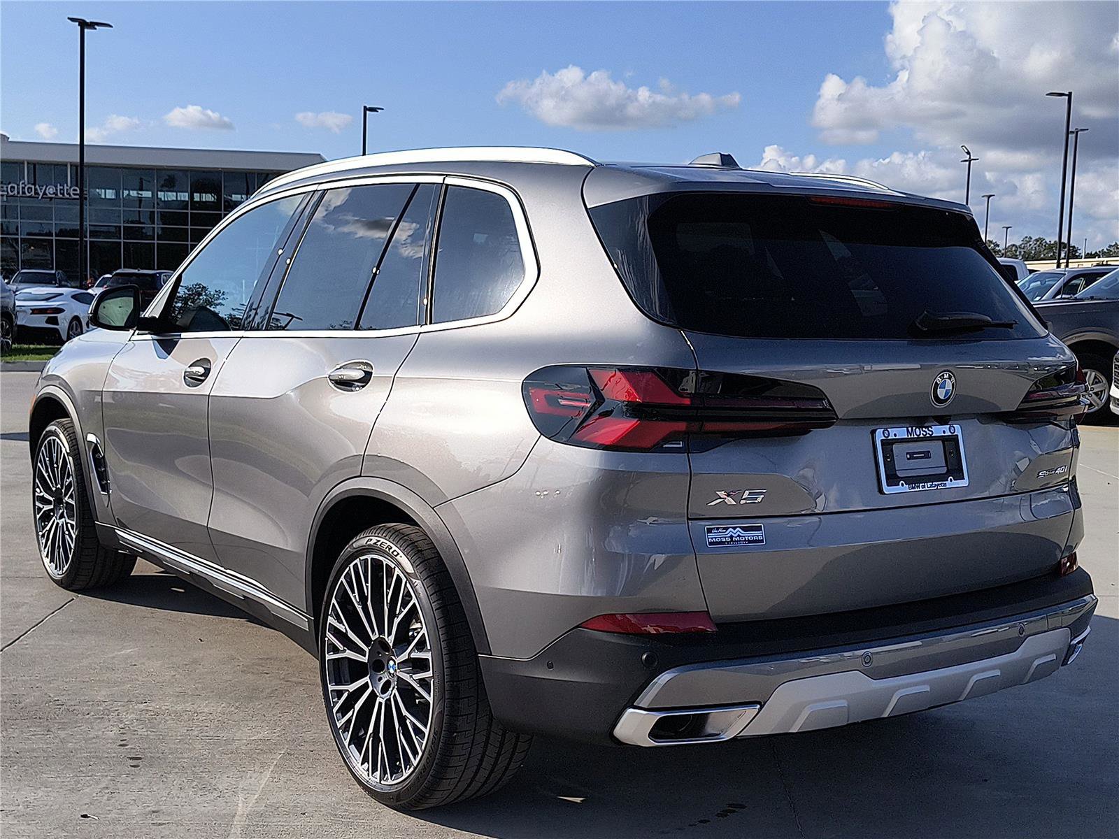 New 2026 BMW X5 sDrive40i w/ Climate Comfort Package image 3