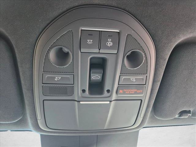 Used 2022 Genesis G70 3.3T RWD image 16