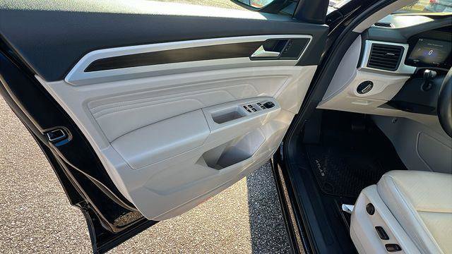 Used 2022 Volkswagen Atlas SE FWD image 11