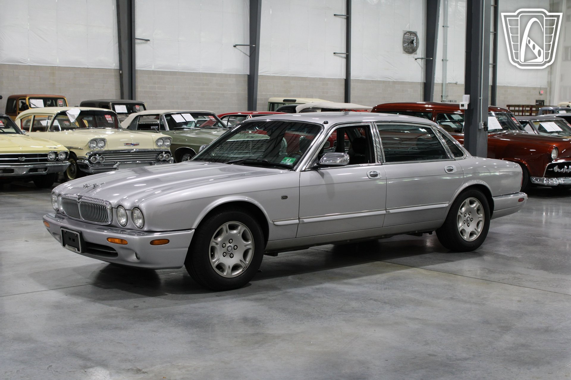 Used 2002 Jaguar XJ8 L Vanden Plas image 12