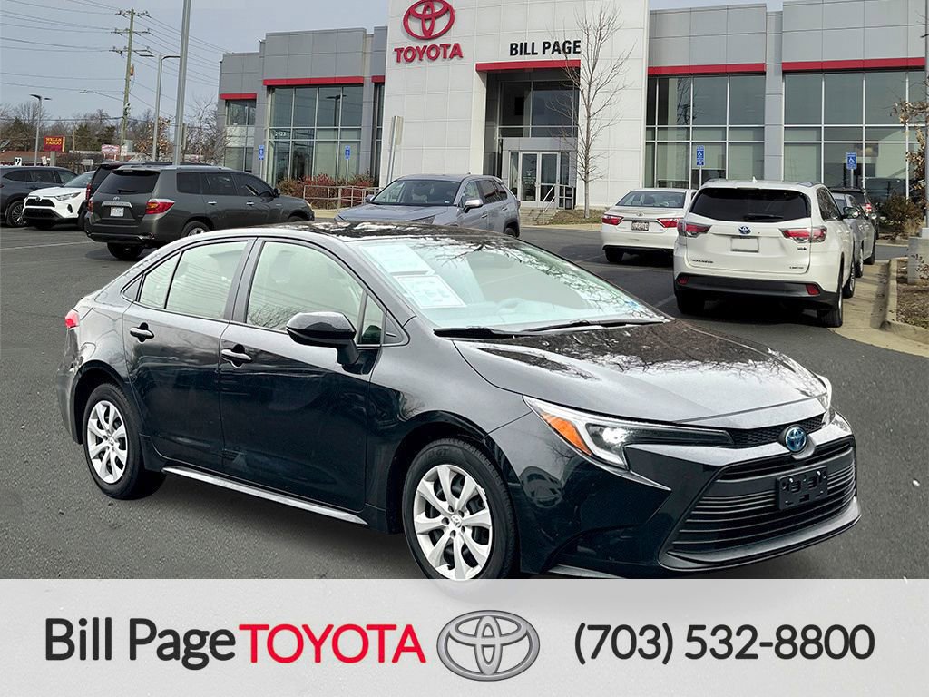Used 2025 Toyota Corolla LE image 1