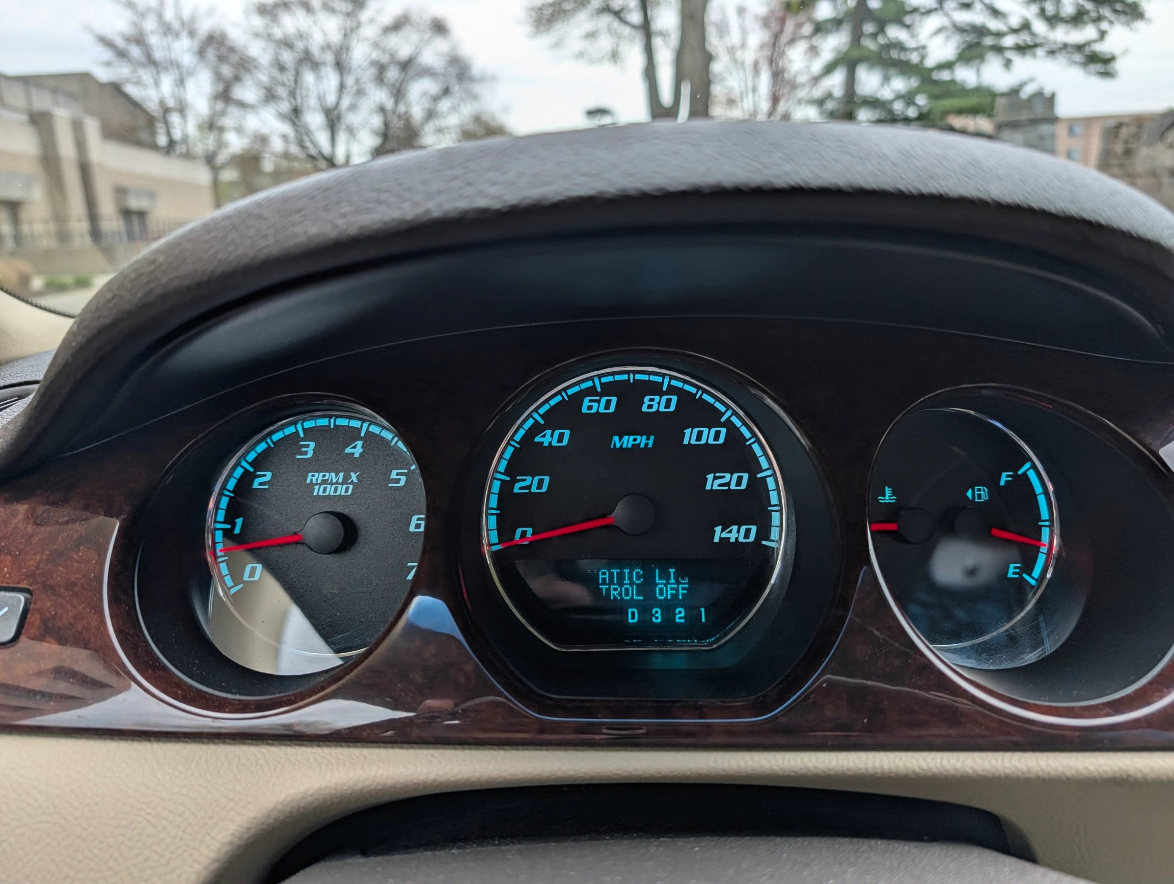Used 2011 Buick Lucerne CXL w/ Driver Confidence Package FWD image 12