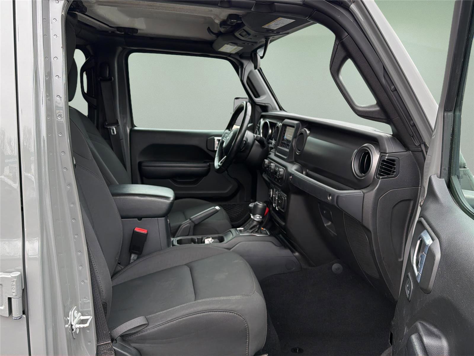 Used 2021 Jeep Gladiator Sport image 16