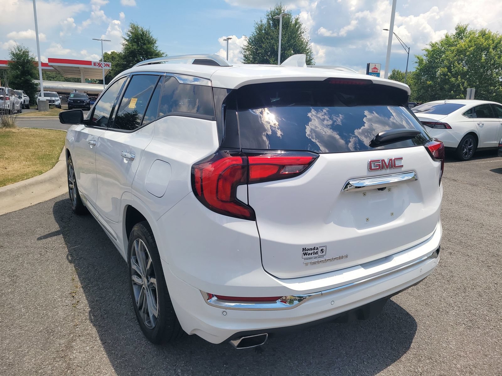 Used 2020 GMC Terrain Denali w/ Denali Premium Package FWD image 5