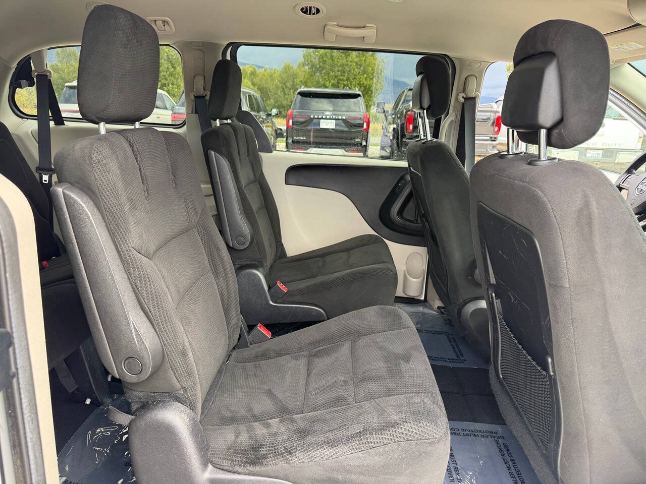 Used 2016 Dodge Grand Caravan SXT FWD image 21