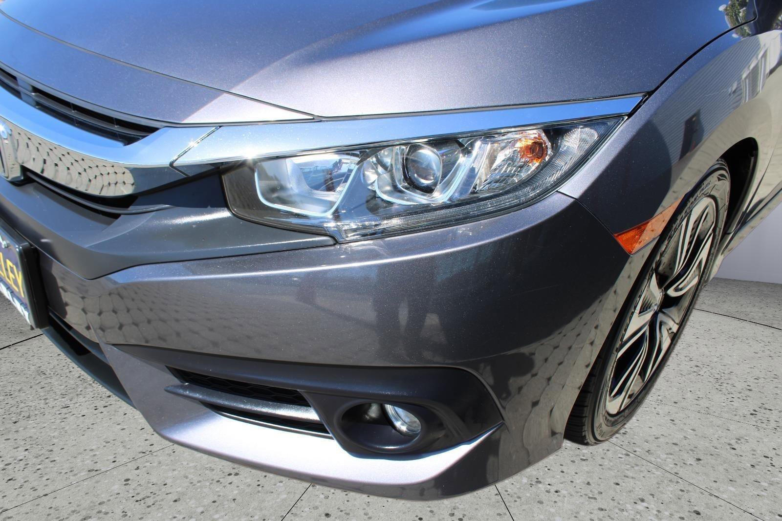 Used 2018 Honda Civic EX-T image 9