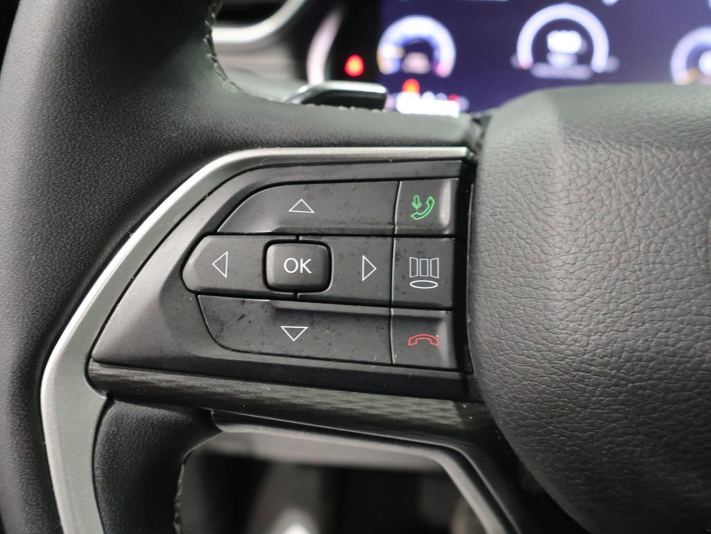 Used 2023 Jeep Grand Cherokee Altitude image 39