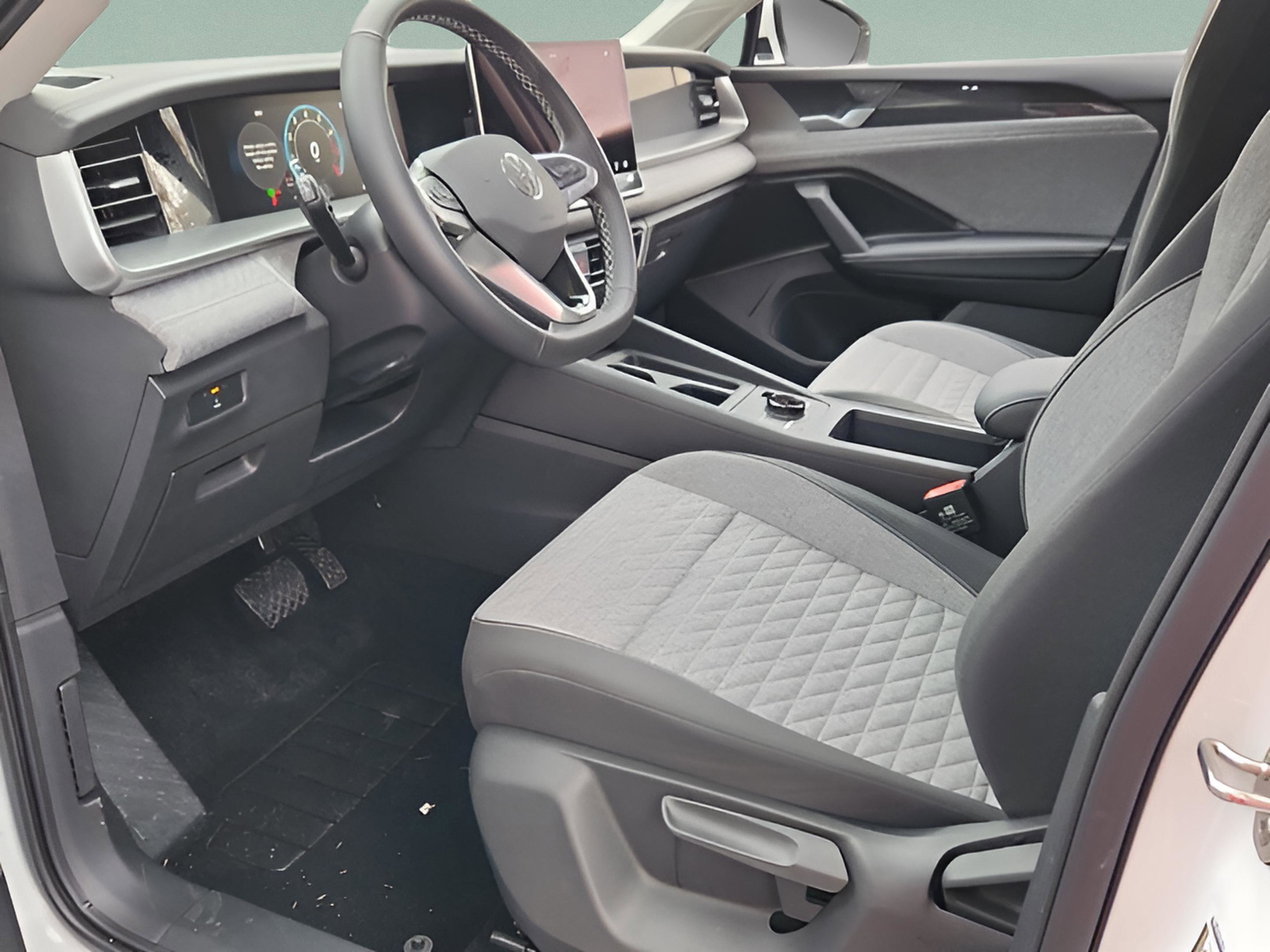 New 2026 Volkswagen Tiguan S image 12