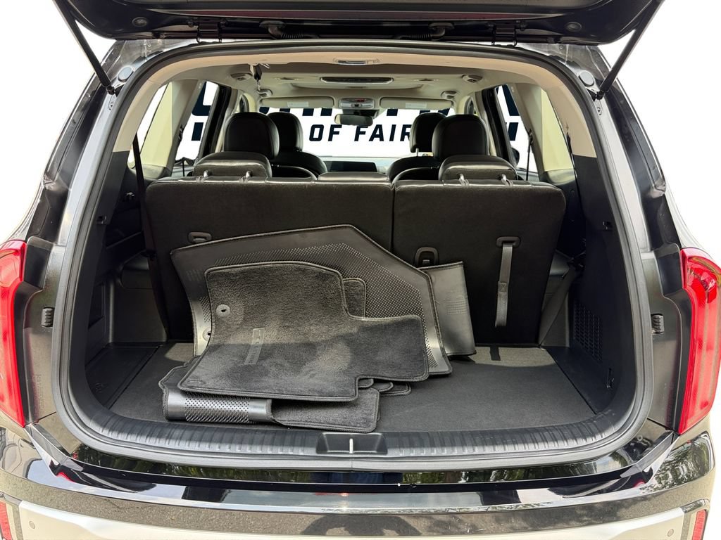 Certified 2024 Kia Telluride S w/ S Sunroof Package FWD image 11