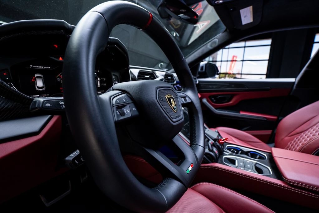 Used 2023 Lamborghini Urus S AWD/4WD image 34