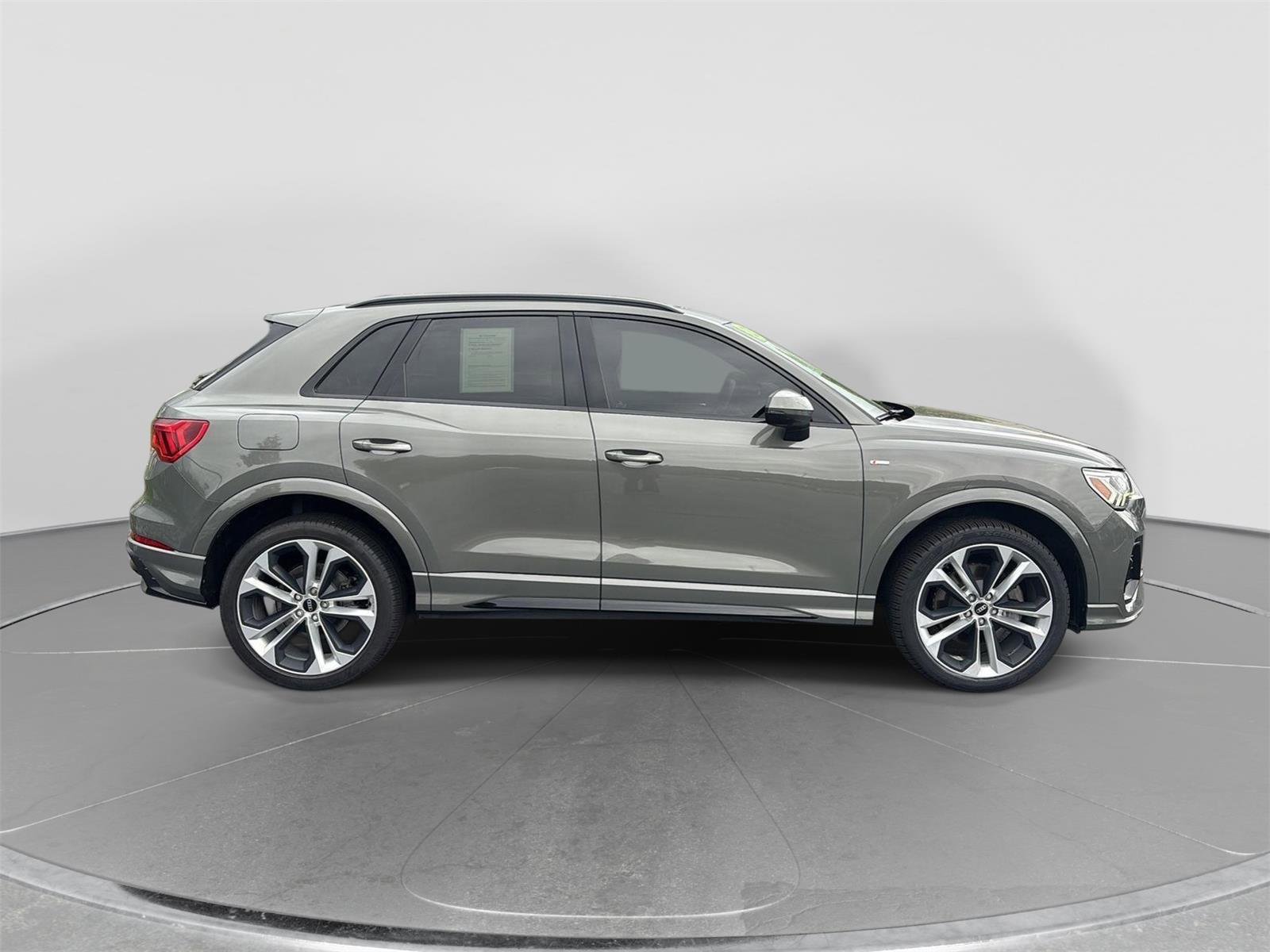 Used 2022 Audi Q3 2.0T Premium Plus w/ Premium Plus Package AWD/4WD image 6