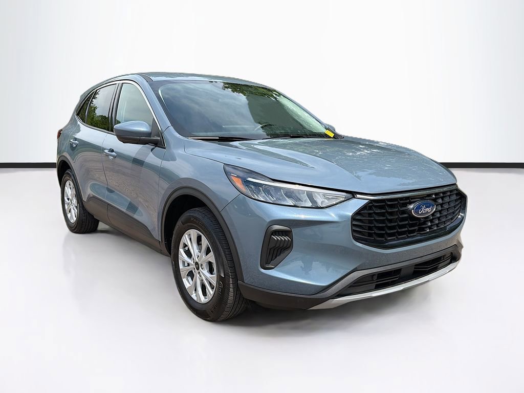 Used 2024 Ford Escape Active w/ Tech Pack #2 AWD/4WD image 3
