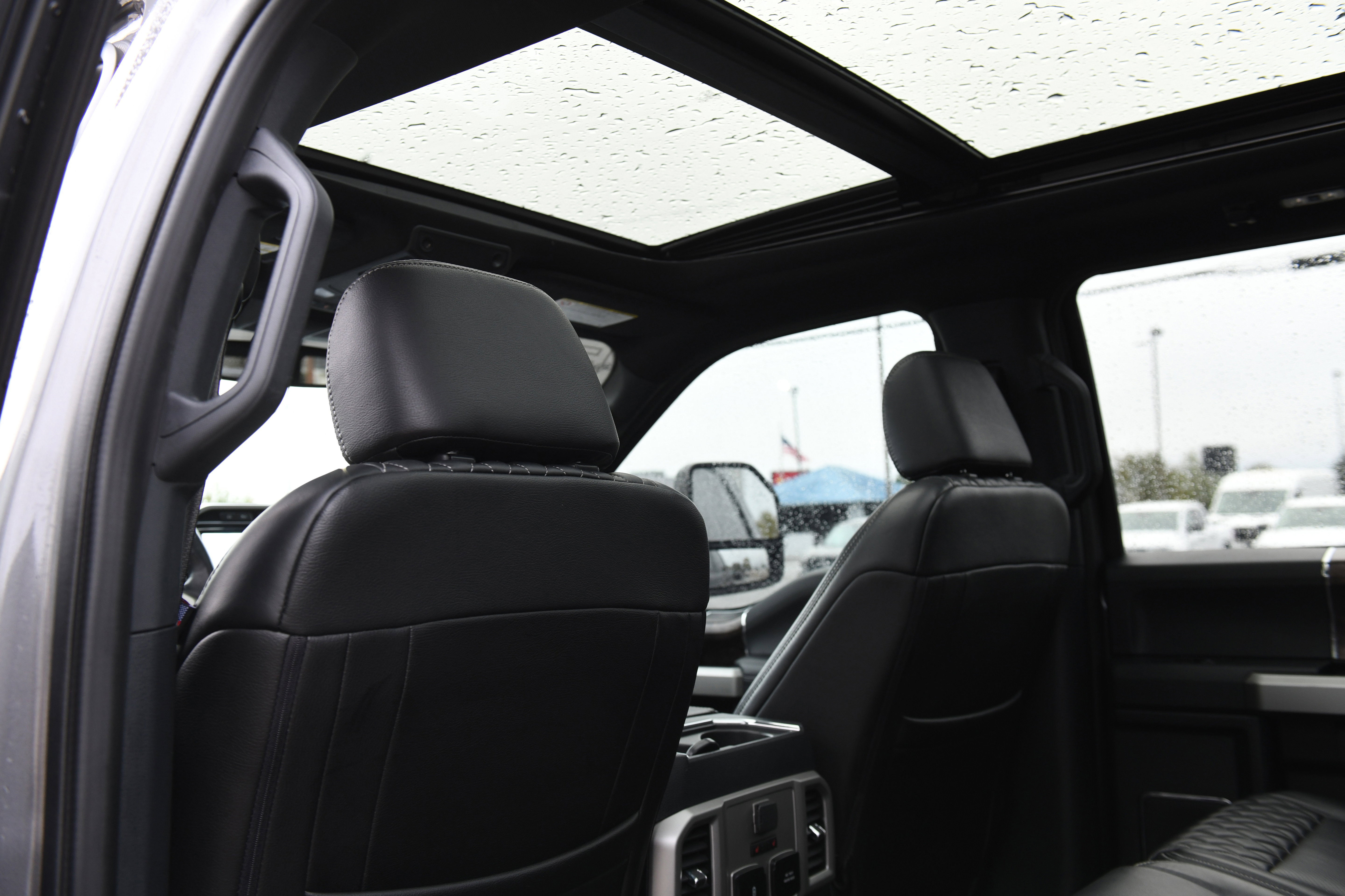 Used 2022 Ford F250 Lariat w/ Black Appearance Package image 40