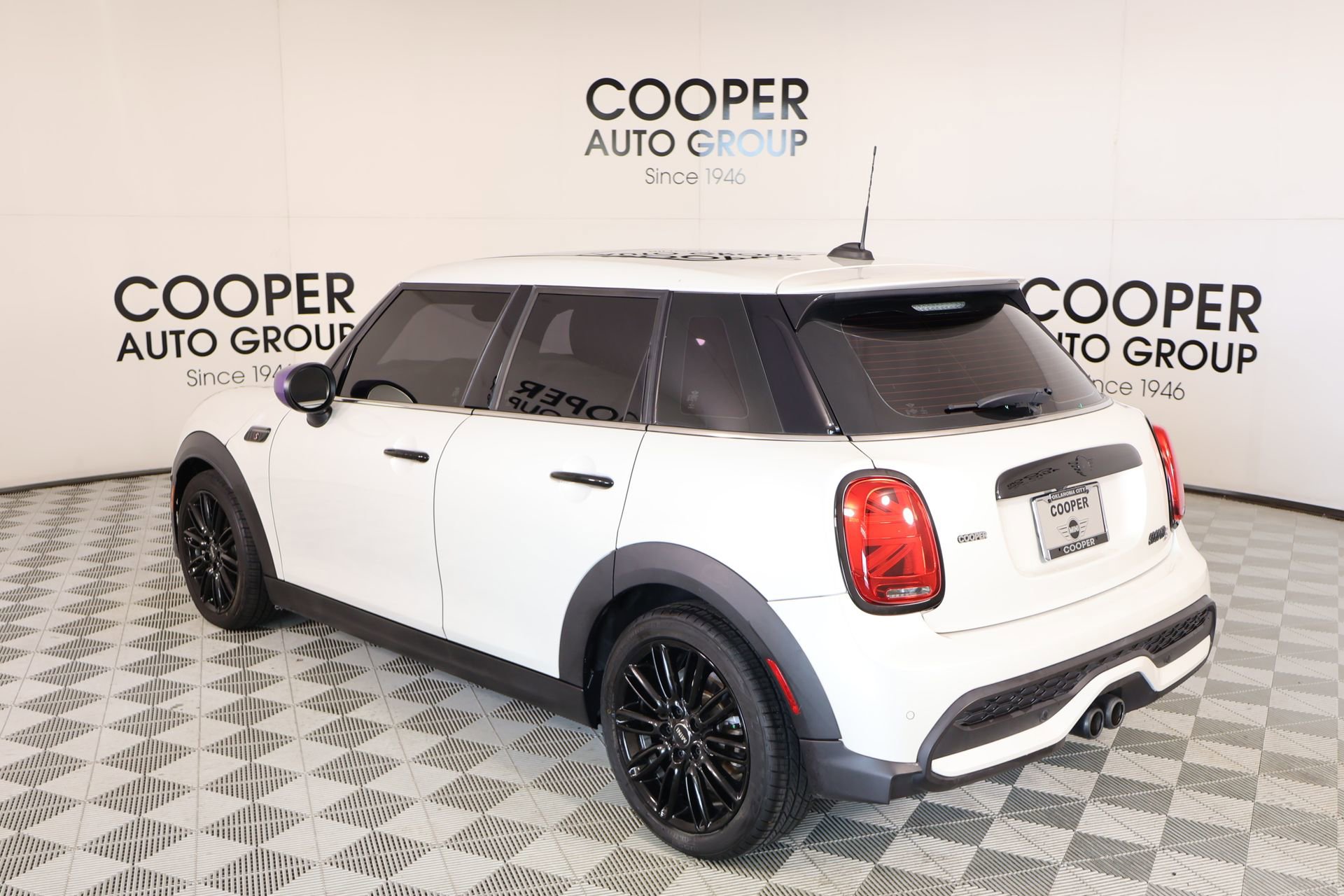 Used 2023 MINI Cooper S image 24